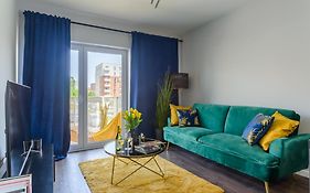 Lumina Premium Apartments With Parking